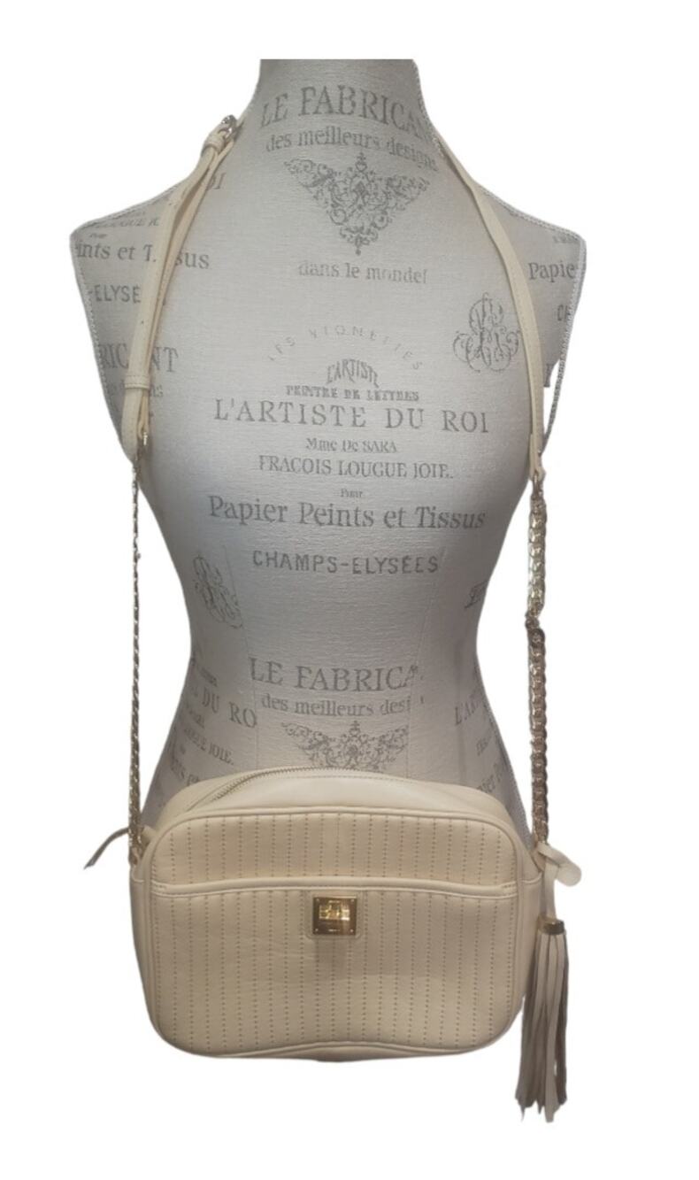 Isaac Mizrahi Quilted Cream Leather Camera Style Crossbody Bag Purse